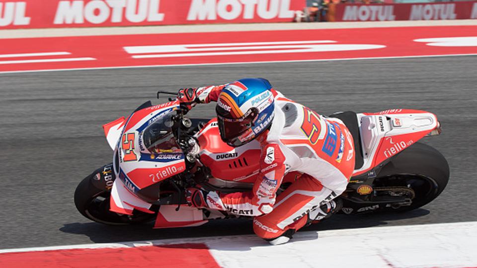 Michele Pirro saat dalam lintasan balap. - INDOSPORT